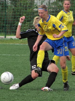 02teplicke-fotbalistky-zdolaly-hradec-kralove-2-0_560x420.jpg