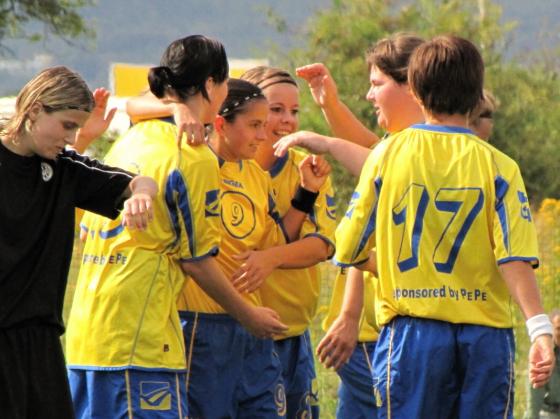 03teplicke-fotbalistky-zdolaly-hradec-kralove-2-0_560x420.jpg