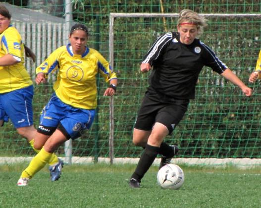 06teplicke-fotbalistky-zdolaly-hradec-kralove-2-0_560x420.jpg