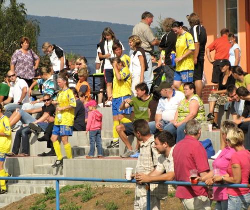 19teplicke-fotbalistky-zdolaly-hradec-kralove-2-0_560x420.jpg