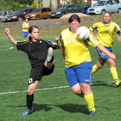25teplicke-fotbalistky-zdolaly-hradec-kralove-2-0_560x420.jpg